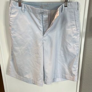 Men’s Nike Golf shorts. 32